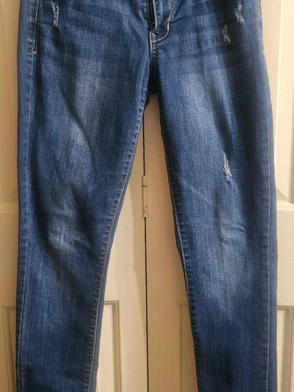 Old Navy Rockstar Women’s Size 6 Dark Wash Distressed Skinny Jeans